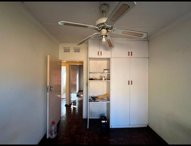 5 BEDROOM FREEHOLD FOR SALE IN BARNS